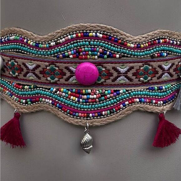 NWOT Boho Ethnic Fashion Stretch Belt 25" Multicolor Beaded W/ Shell & Tassels - Picture 3 of 10